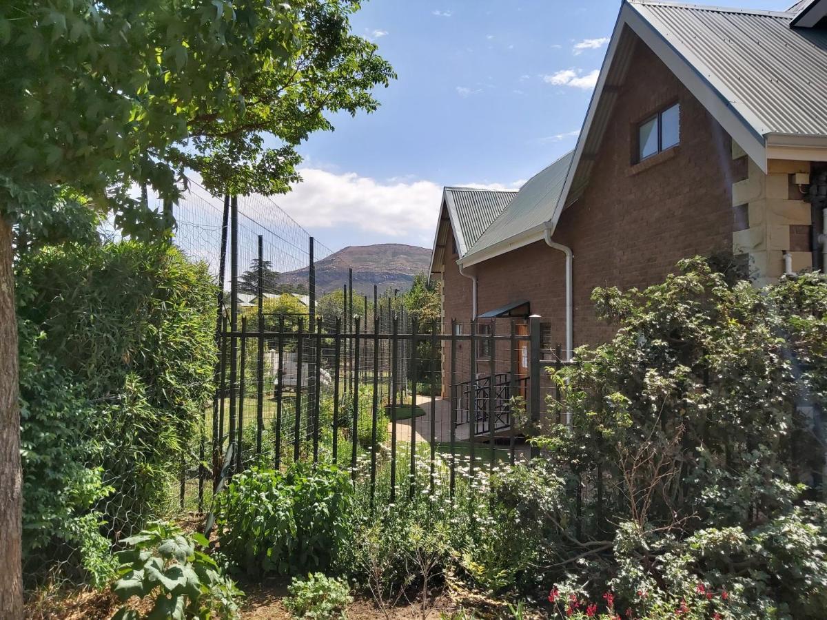 Clarens Mountain Sage Holiday House Bagian luar foto