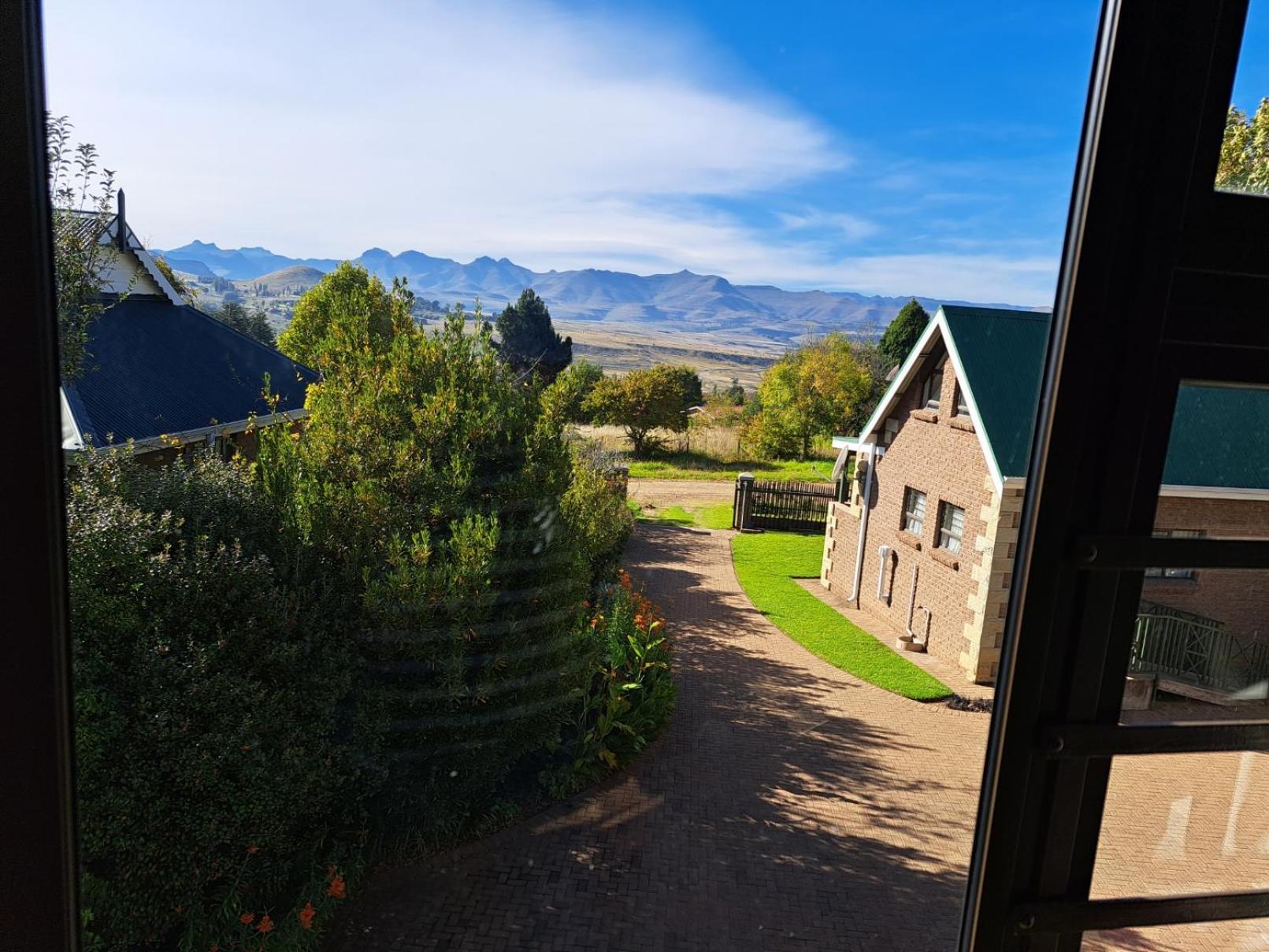 Clarens Mountain Sage Holiday House Bagian luar foto